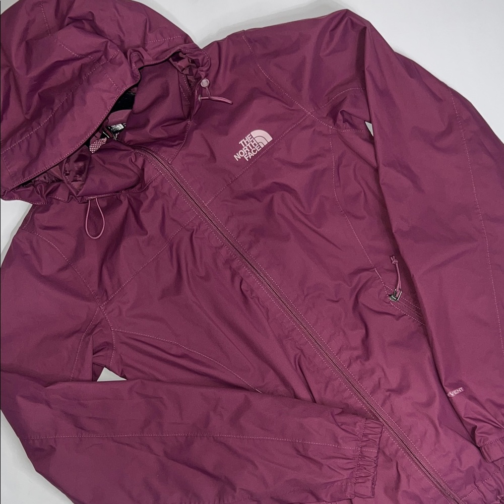 The North Face Women's XS  Berry Waterproof Jacket